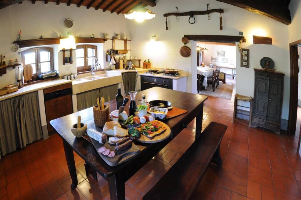 Exclusive Villa Parrano - Countryside With Pool Exteriör bild